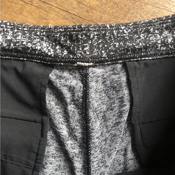 • LULULEMON • - Picture 2 of 3